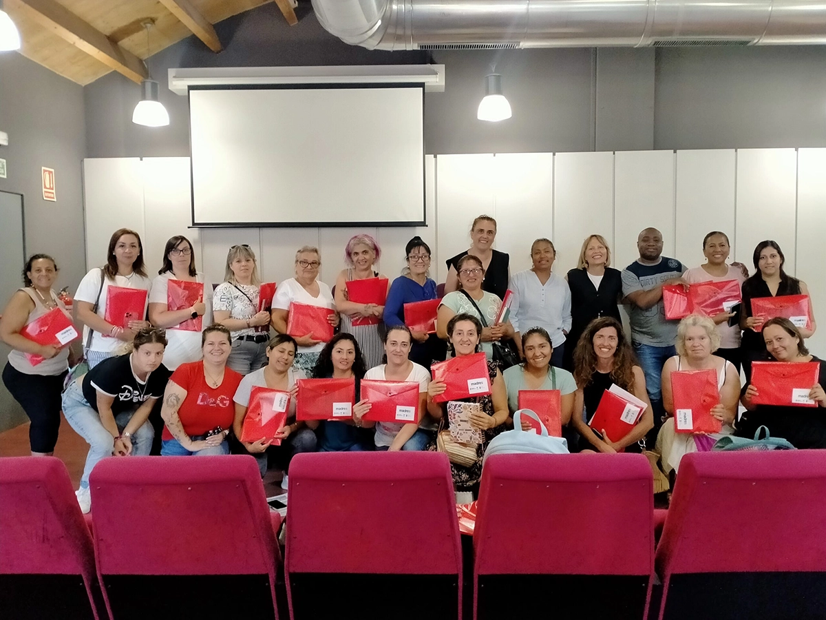 Mujeres participantes en el programa MADRE