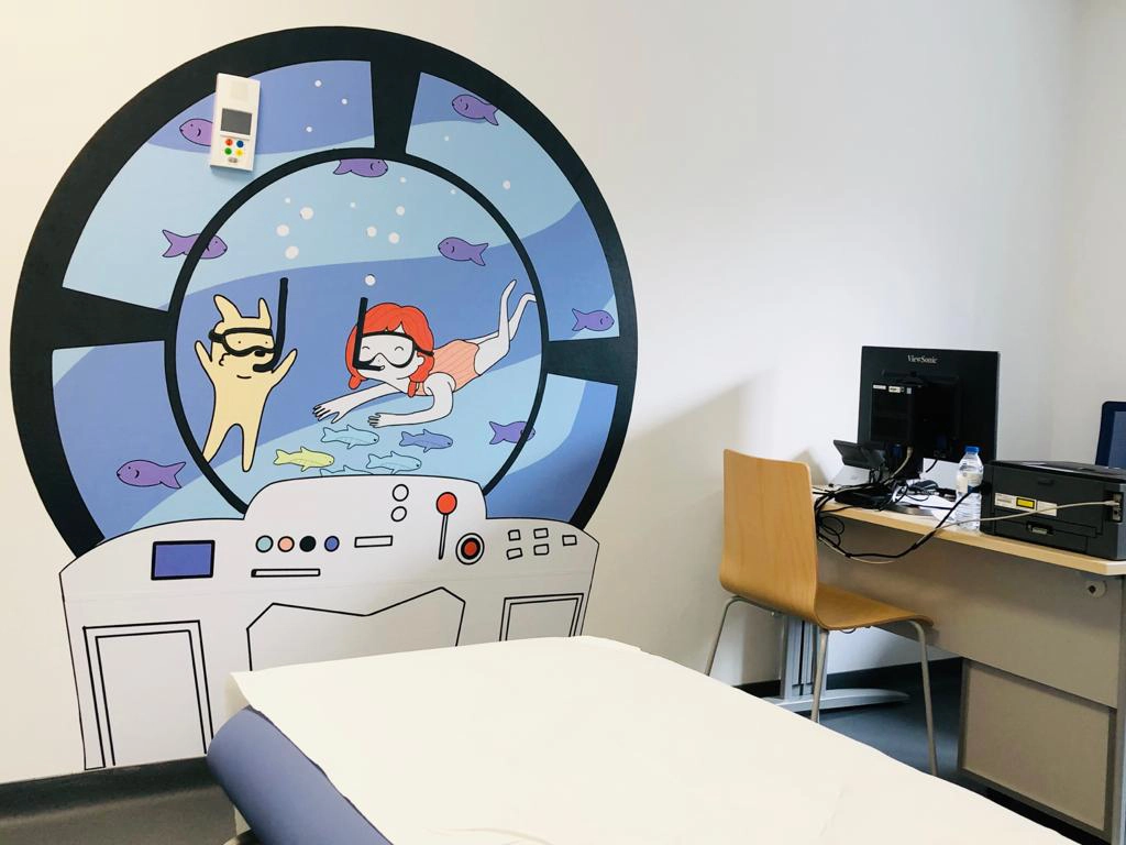 Sala hospital ilustrada por Araceli Paz. Aventuras de Marina y su perrita Gala