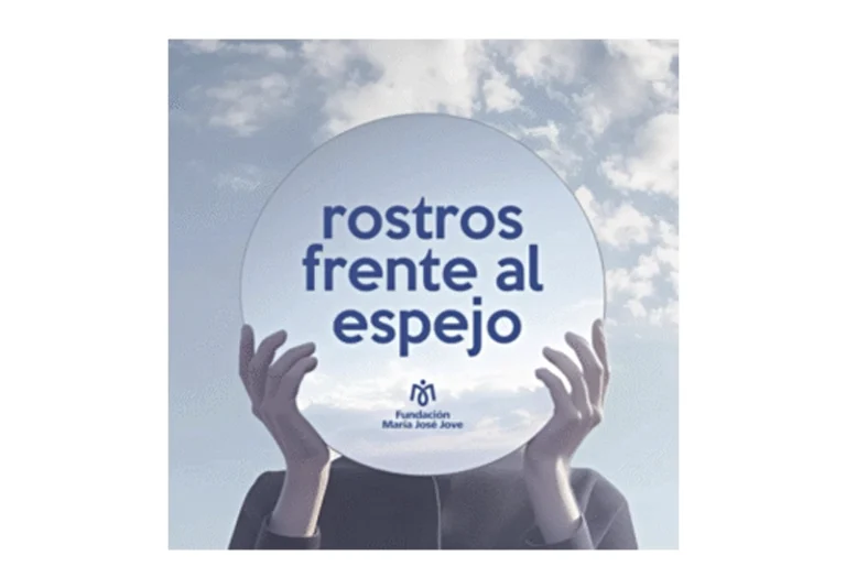 Espejo con el título grabado